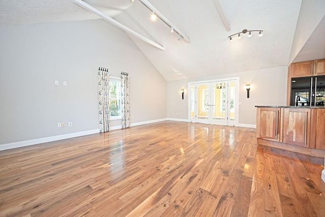 10 Cathedral Circle, Nashua, NH 03063