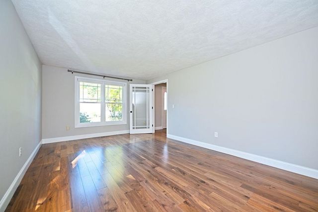 10 Cathedral Circle, Nashua, NH 03063