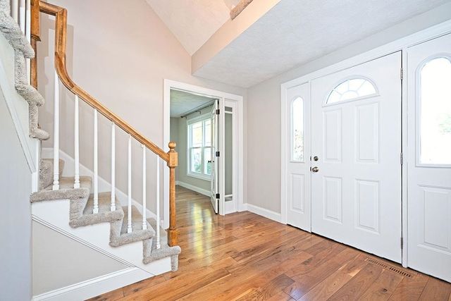 10 Cathedral Circle, Nashua, NH 03063