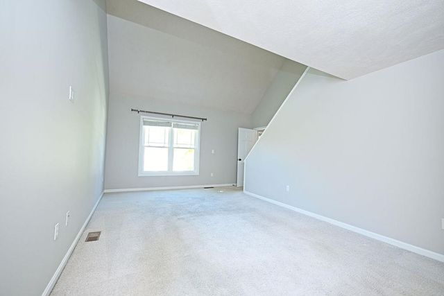 10 Cathedral Circle, Nashua, NH 03063