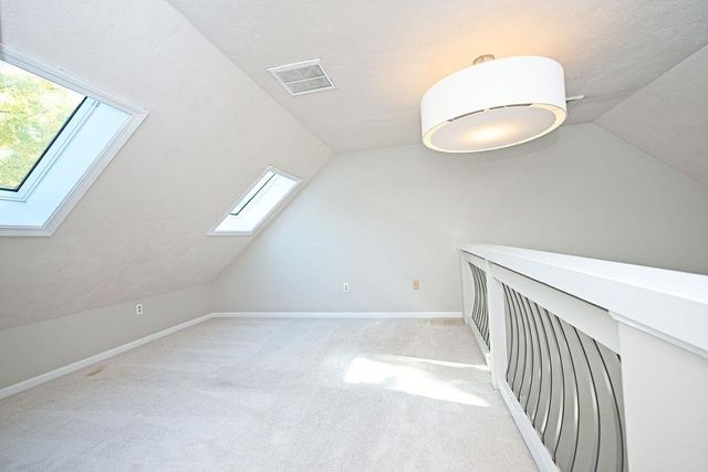 10 Cathedral Circle, Nashua, NH 03063