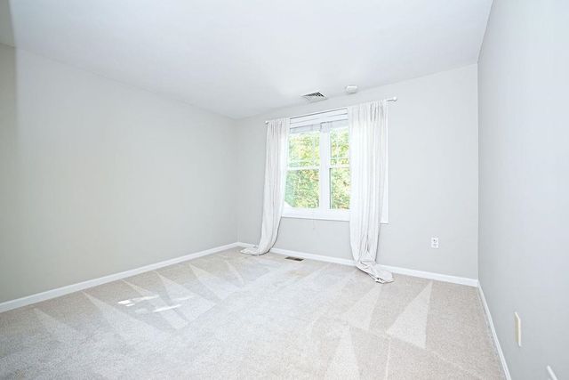 10 Cathedral Circle, Nashua, NH 03063