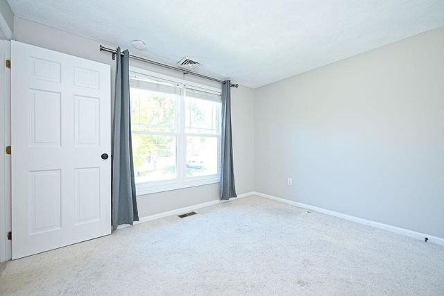 10 Cathedral Circle, Nashua, NH 03063