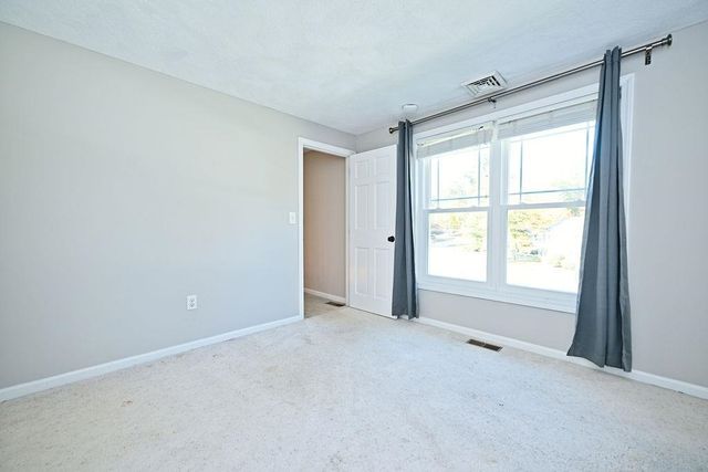 10 Cathedral Circle, Nashua, NH 03063