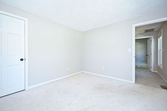 10 Cathedral Circle, Nashua, NH 03063