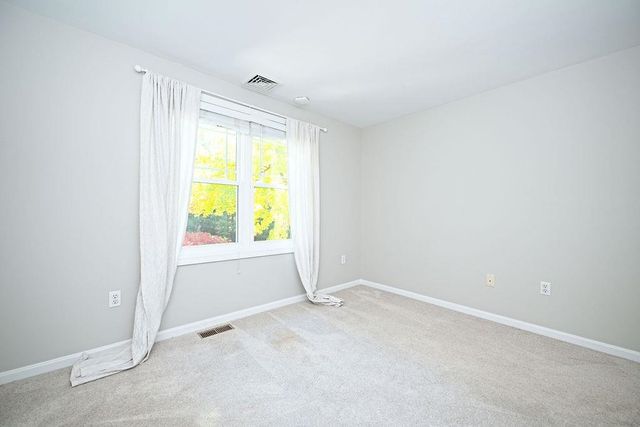 10 Cathedral Circle, Nashua, NH 03063