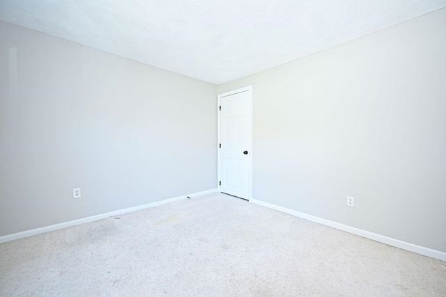 10 Cathedral Circle, Nashua, NH 03063
