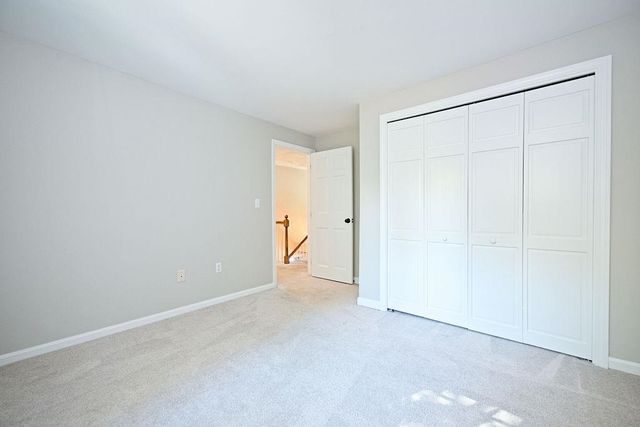 10 Cathedral Circle, Nashua, NH 03063