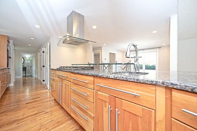 10 Cathedral Circle, Nashua, NH 03063