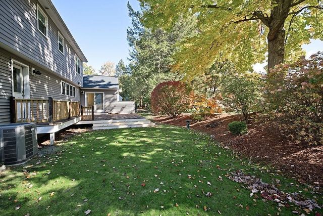 10 Cathedral Circle, Nashua, NH 03063