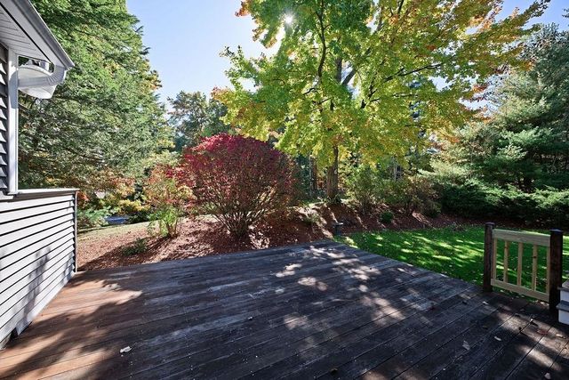 10 Cathedral Circle, Nashua, NH 03063