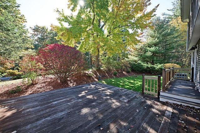 10 Cathedral Circle, Nashua, NH 03063