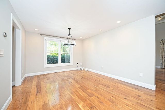 10 Cathedral Circle, Nashua, NH 03063