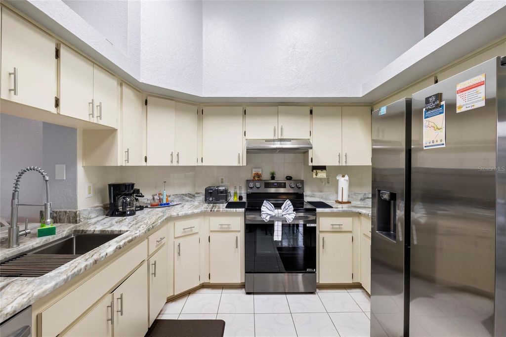 Image 8 of property listing at 11263 MURRAYSVILLE DRIVE, Spring Hill, FL 34609