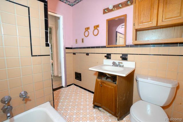 15864 Tracey Street, Detroit, MI 48227