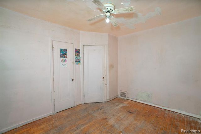 15864 Tracey Street, Detroit, MI 48227