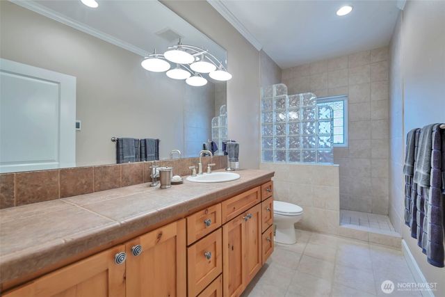 302 Noblecliff Place, Langley, WA 98260