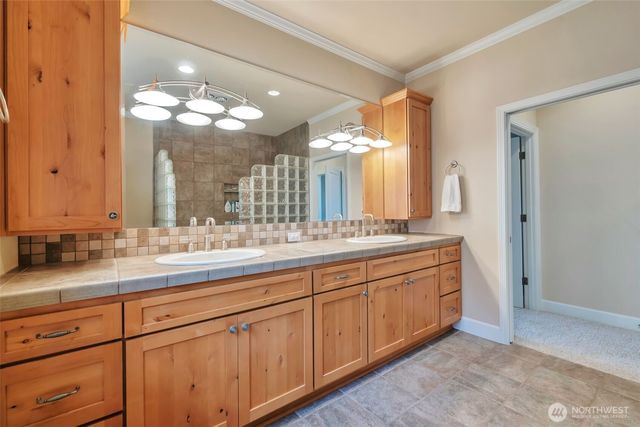 302 Noblecliff Place, Langley, WA 98260