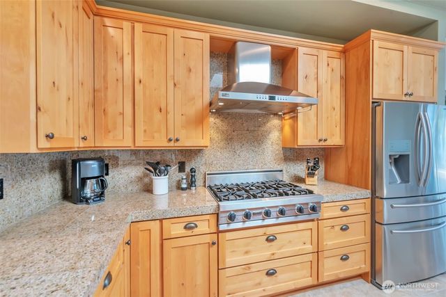 302 Noblecliff Place, Langley, WA 98260