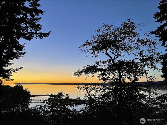 302 Noblecliff Place, Langley, WA 98260