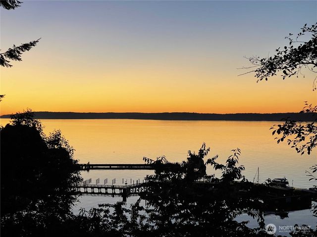 302 Noblecliff Place, Langley, WA 98260