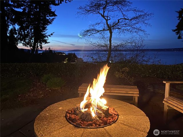 302 Noblecliff Place, Langley, WA 98260