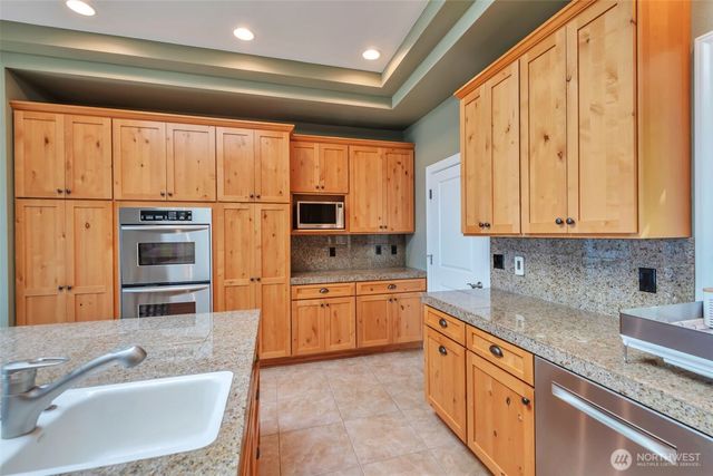 302 Noblecliff Place, Langley, WA 98260
