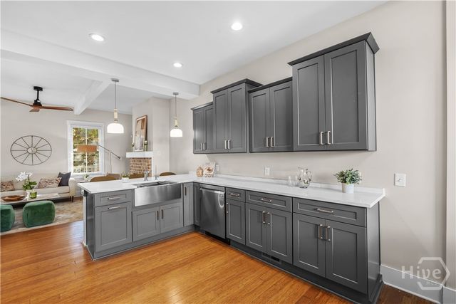 216 W Henry Street, Savannah, GA 31401