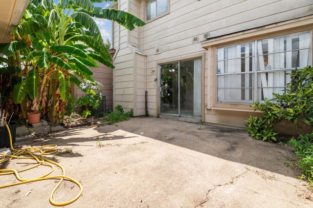 6649 Westwick Drive, Houston, TX 77072