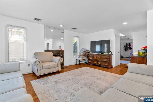 266 Garibaldi Avenue 9, Lodi, NJ 07644