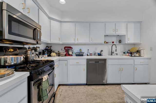 266 Garibaldi Avenue 9, Lodi, NJ 07644
