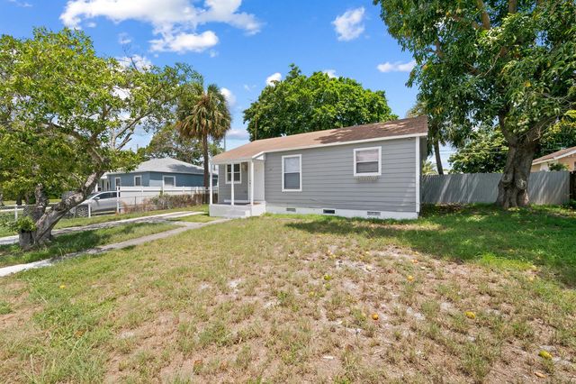 947 43RD Street, West Palm Beach, FL 33407