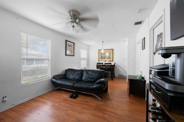 947 43RD Street, West Palm Beach, FL 33407