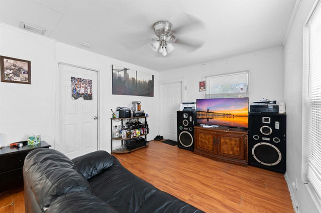 947 43RD Street, West Palm Beach, FL 33407