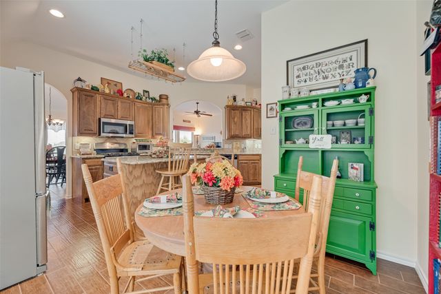11016 Castle Oak Lane W, Fort Worth, TX 76108