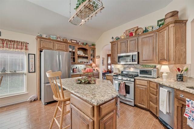 11016 Castle Oak Lane W, Fort Worth, TX 76108
