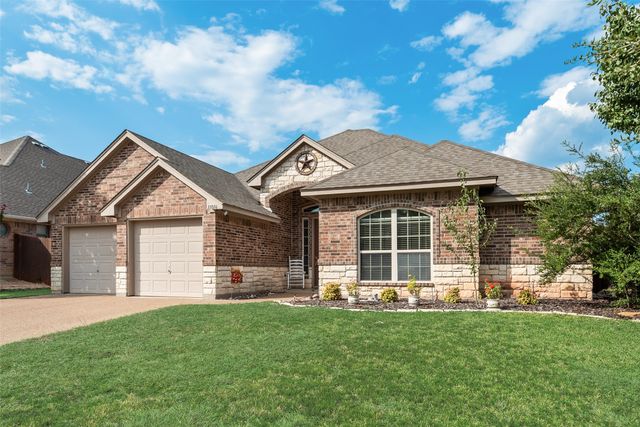 11016 Castle Oak Lane W, Fort Worth, TX 76108
