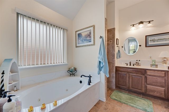 11016 Castle Oak Lane W, Fort Worth, TX 76108