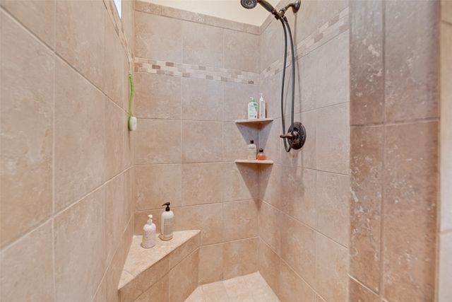 11016 Castle Oak Lane W, Fort Worth, TX 76108