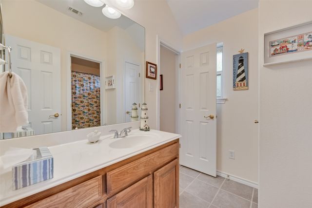 11016 Castle Oak Lane W, Fort Worth, TX 76108
