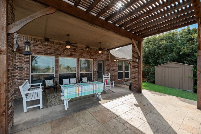 11016 Castle Oak Lane W, Fort Worth, TX 76108
