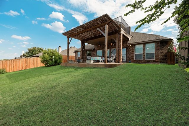 11016 Castle Oak Lane W, Fort Worth, TX 76108