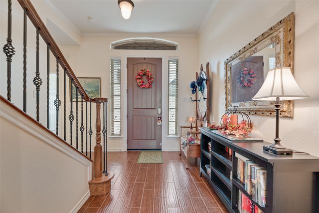 11016 Castle Oak Lane W, Fort Worth, TX 76108