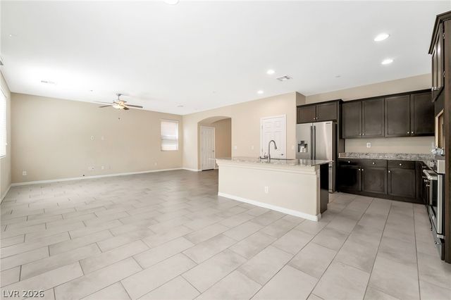 2915 Caxton Grove Drive, Henderson, NV 89052