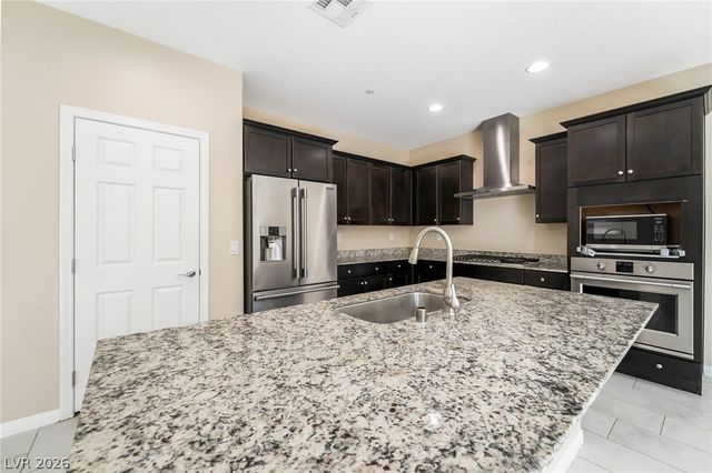 2915 Caxton Grove Drive, Henderson, NV 89052