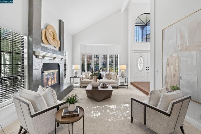 704 Blue Spruce Dr, Danville, CA 94506