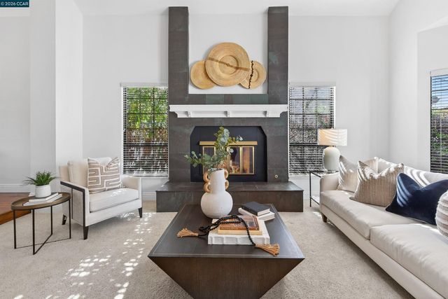 704 Blue Spruce Dr, Danville, CA 94506