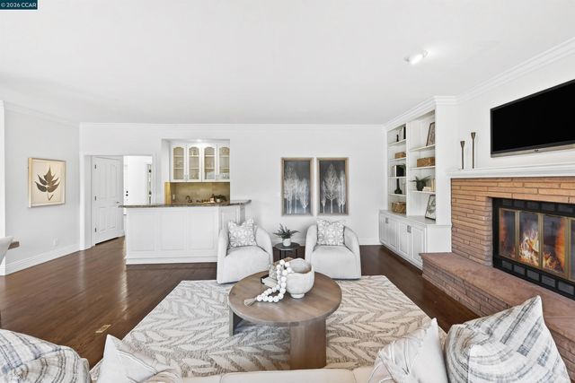 704 Blue Spruce Dr, Danville, CA 94506