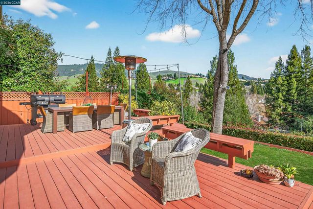 704 Blue Spruce Dr, Danville, CA 94506