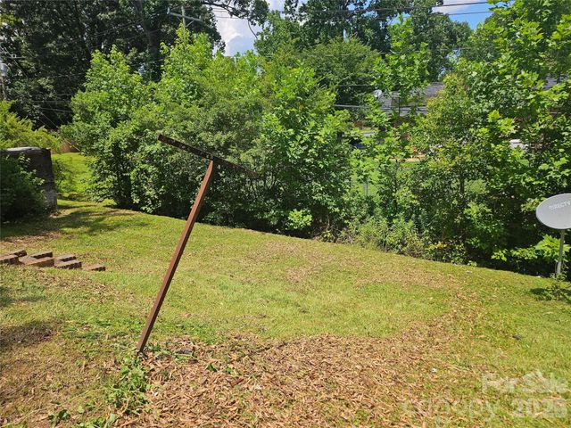 5415 Dennis Court, Charlotte, NC 28213